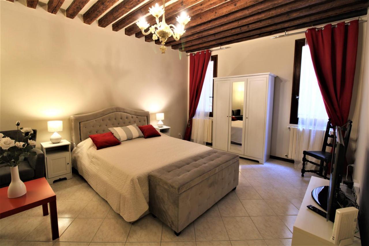 Central And Spacious Apartment Venice Luaran gambar